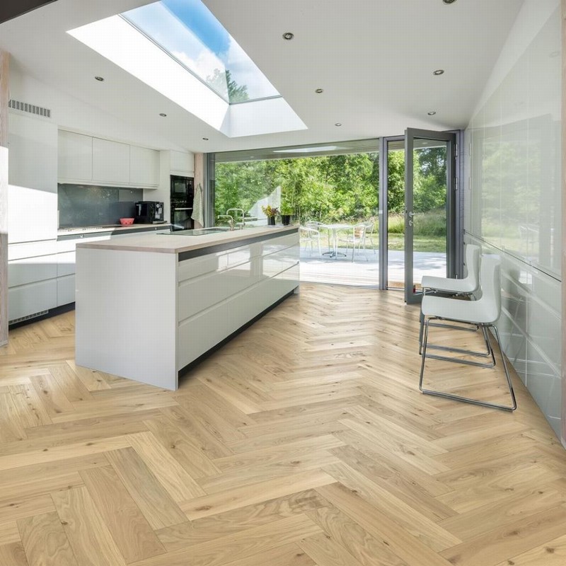 Kahrs Engineered Herringbone Dim White Right Oiled 11x120x600mm