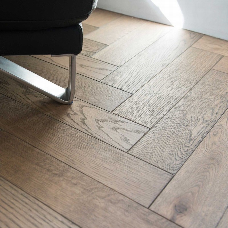 V4 Engineered Herringbone Zigzag Frozen Umber Oil 15x90x360mm - Image 2