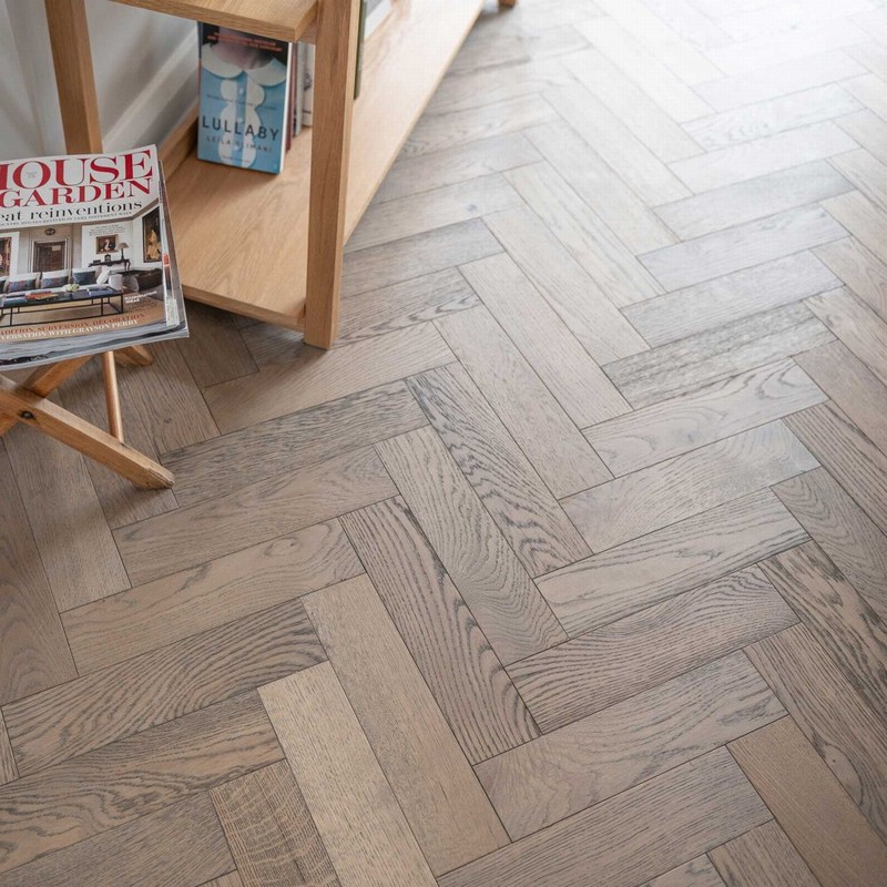 V4 Engineered Herringbone Zigzag Frozen Umber Oil 15x90x360mm - Image 3