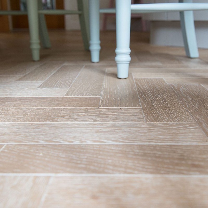 V4 Engineered Herringbone Zigzag Nordic Beach Oil 15x90x360mm - Image 2