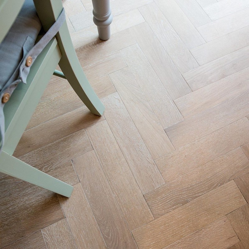 V4 Engineered Herringbone Zigzag Nordic Beach Oil 15x90x360mm - Image 3