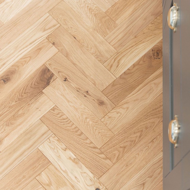 V4 Engineered Herringbone Zigzag Matt Lacquered 15x90x360mm - Image 4