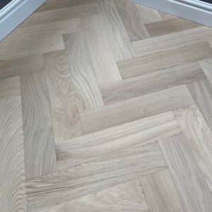 YNDE Engineered Herringbone Unfinished 18x90x400mm