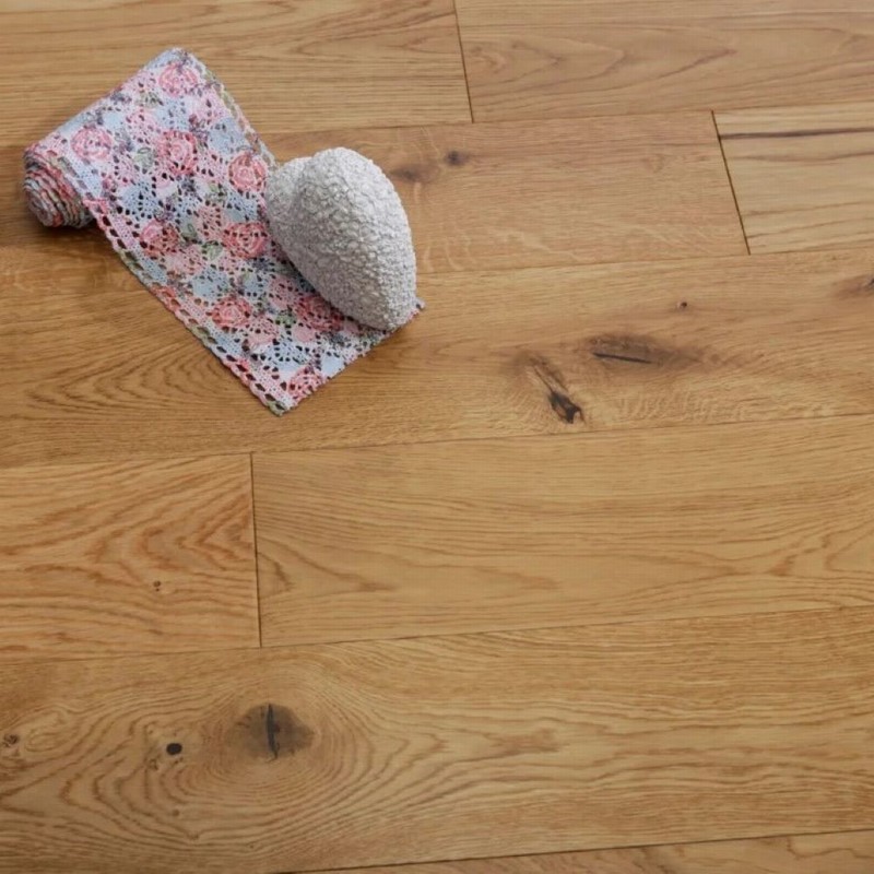 YNDE Engineered UV Lacquered Oak 18x150mm - Image 2