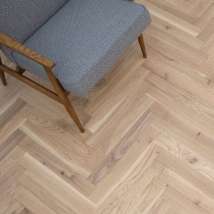 V4 ENG TUNDRA H/B SEASHELL OAK STRIP 11/4x70x490mm