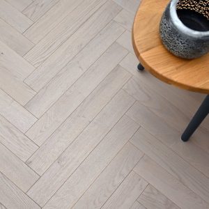 V4 ENG TUNDRA H/B MISTY GREY OAK STRIP 11/4x70x490mm