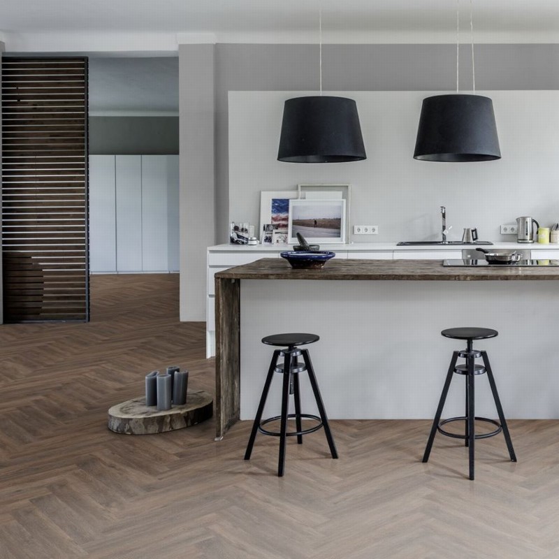 KAHRS LVT SAXON HERRINGBONE CLICK 5x120x720mm - Image 6