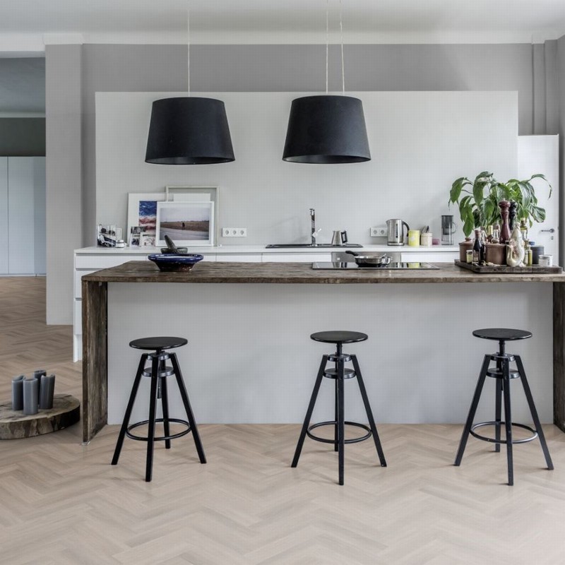 KAHRS LVT WHINFELL ELEGANT HERRINGBONE GLUE 2.5x102x457mm - Image 4